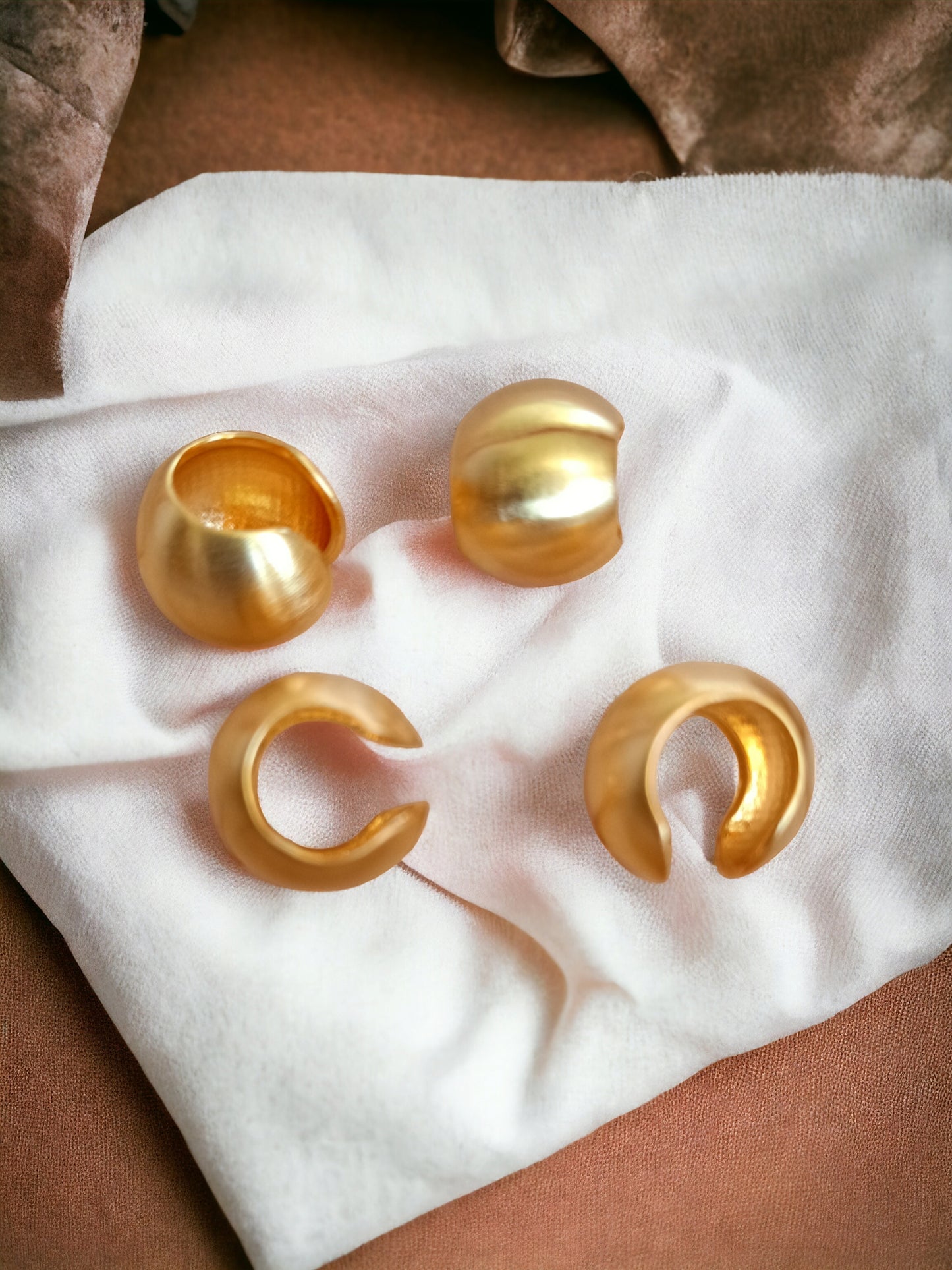 Ear cuff single en oro laminado