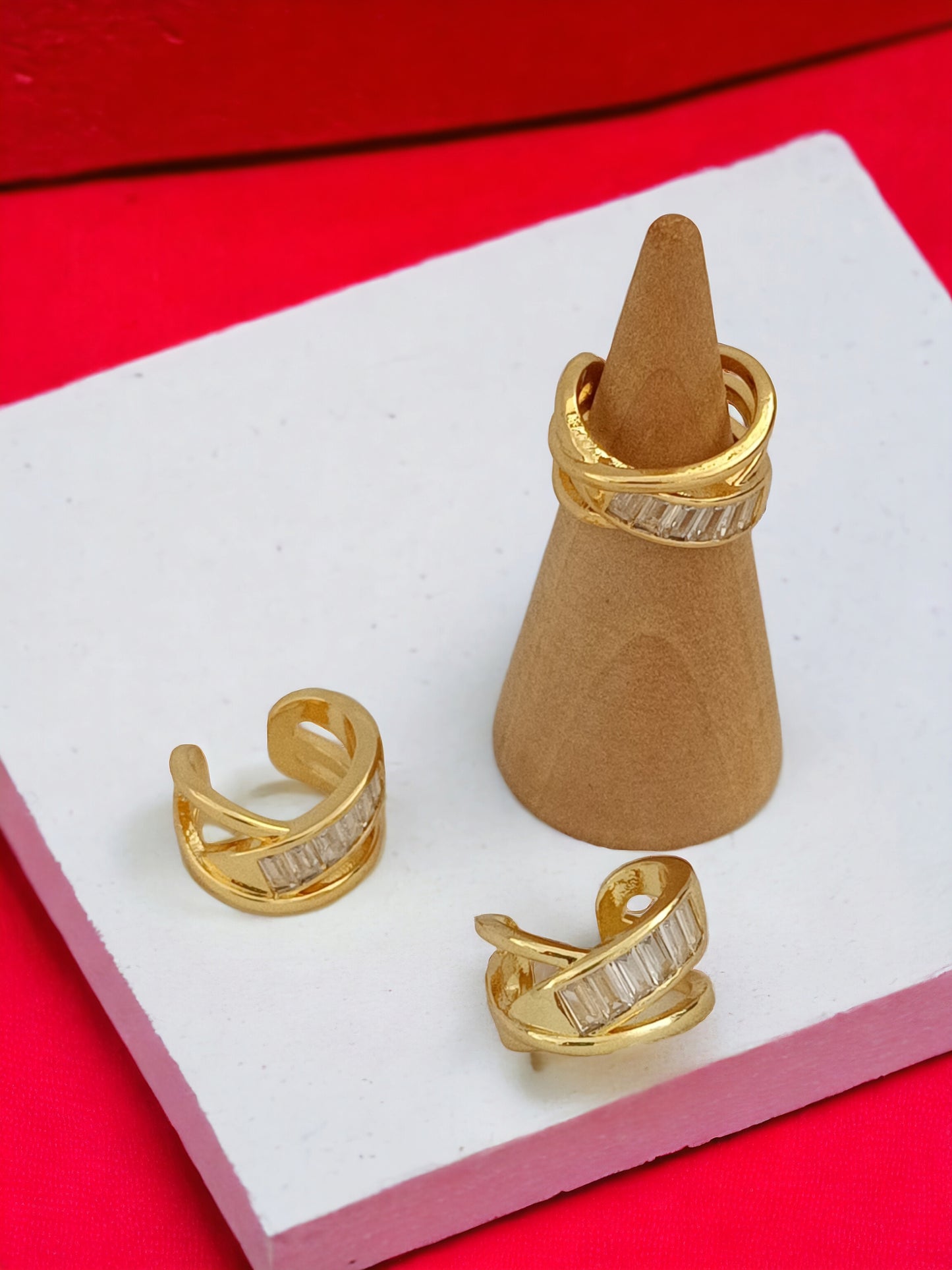 Ear Cuff en oro laminado con zirconias