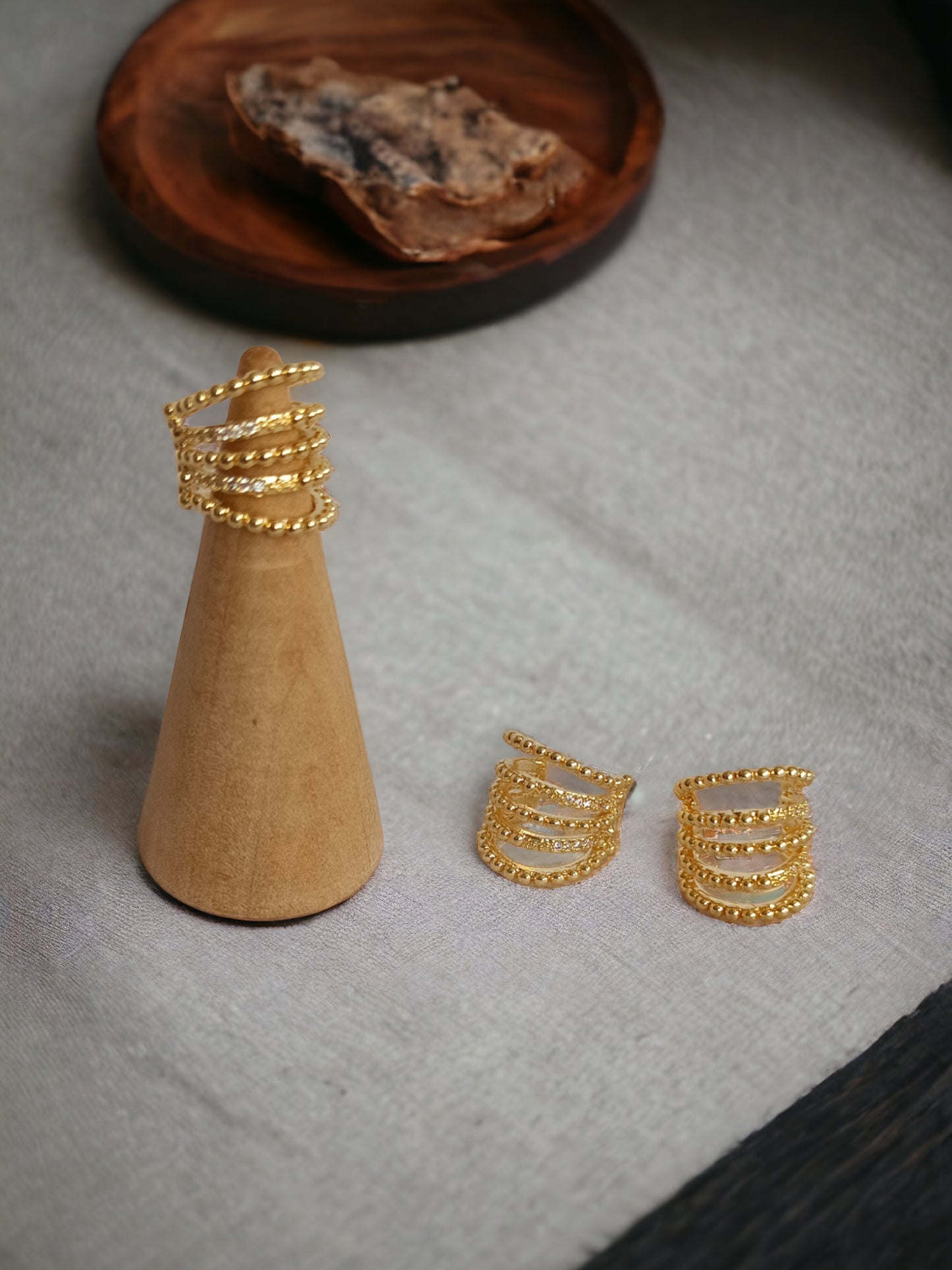 Ear Cuff en oro laminado
