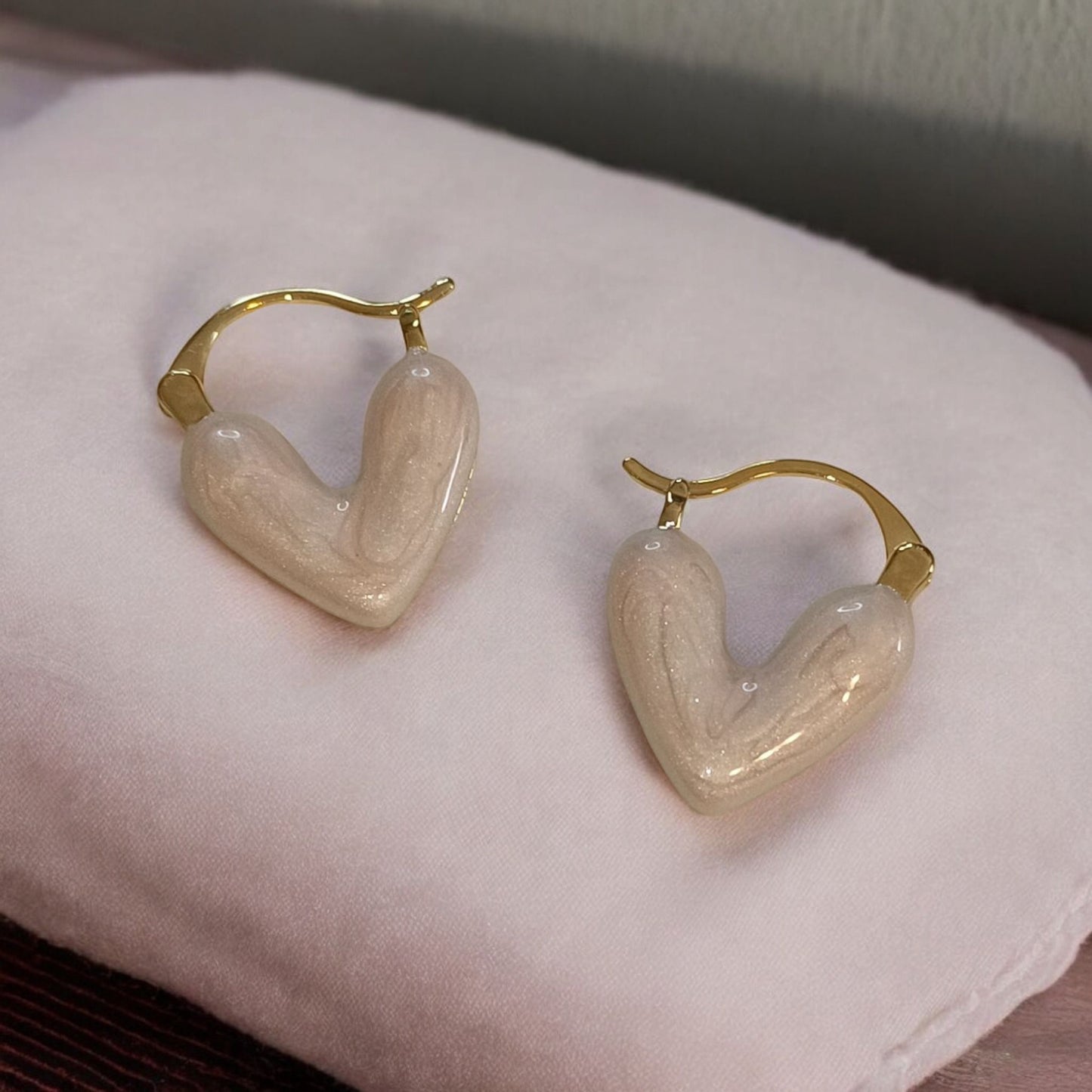 Aretes en oro laminado con acabado esmaltado