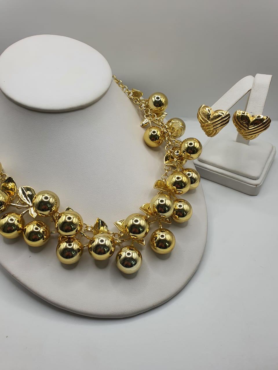 Collar Cherry Dorado - (Aretes se venden por separado)