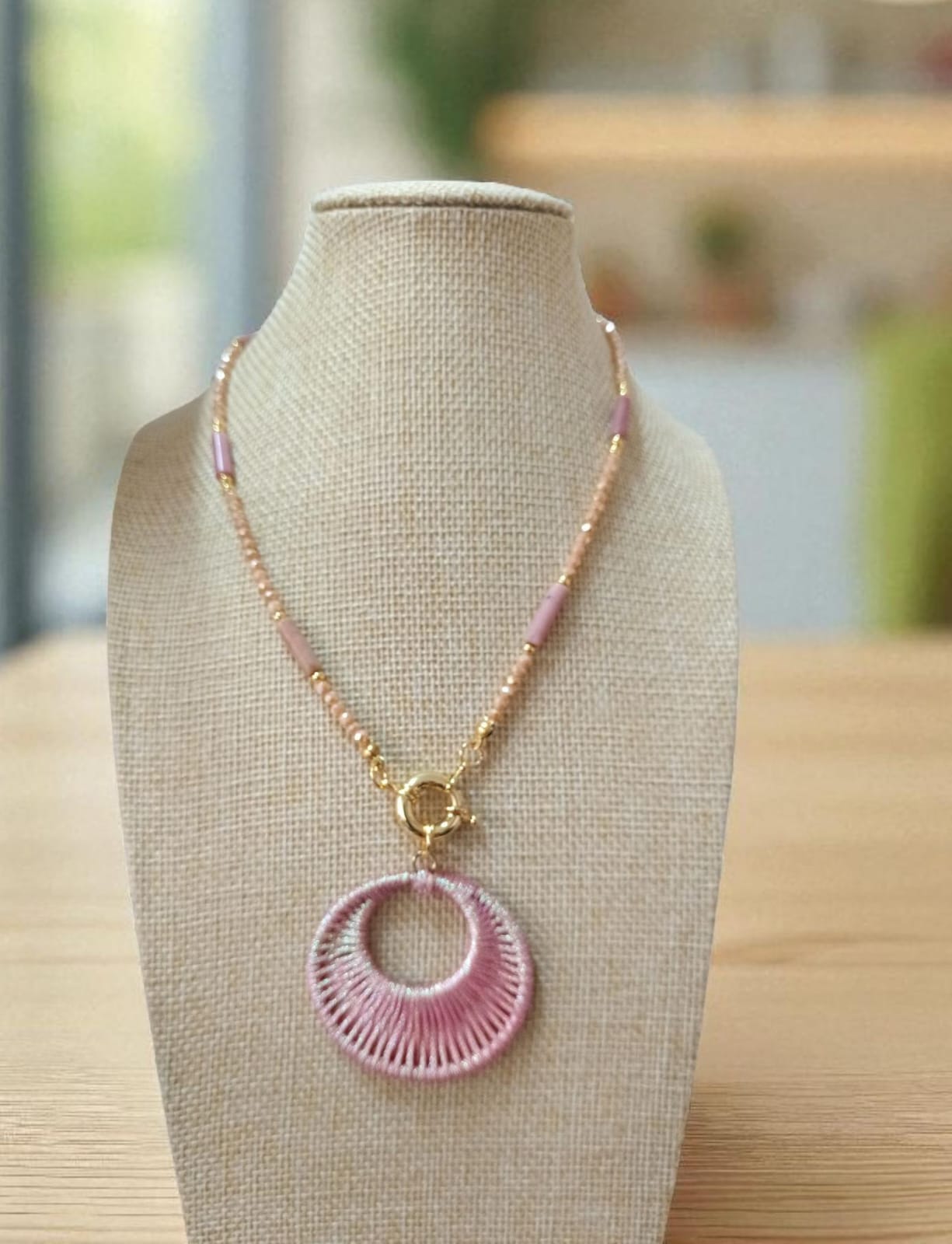 Collar en cristal checo - Dije tejido artesanal