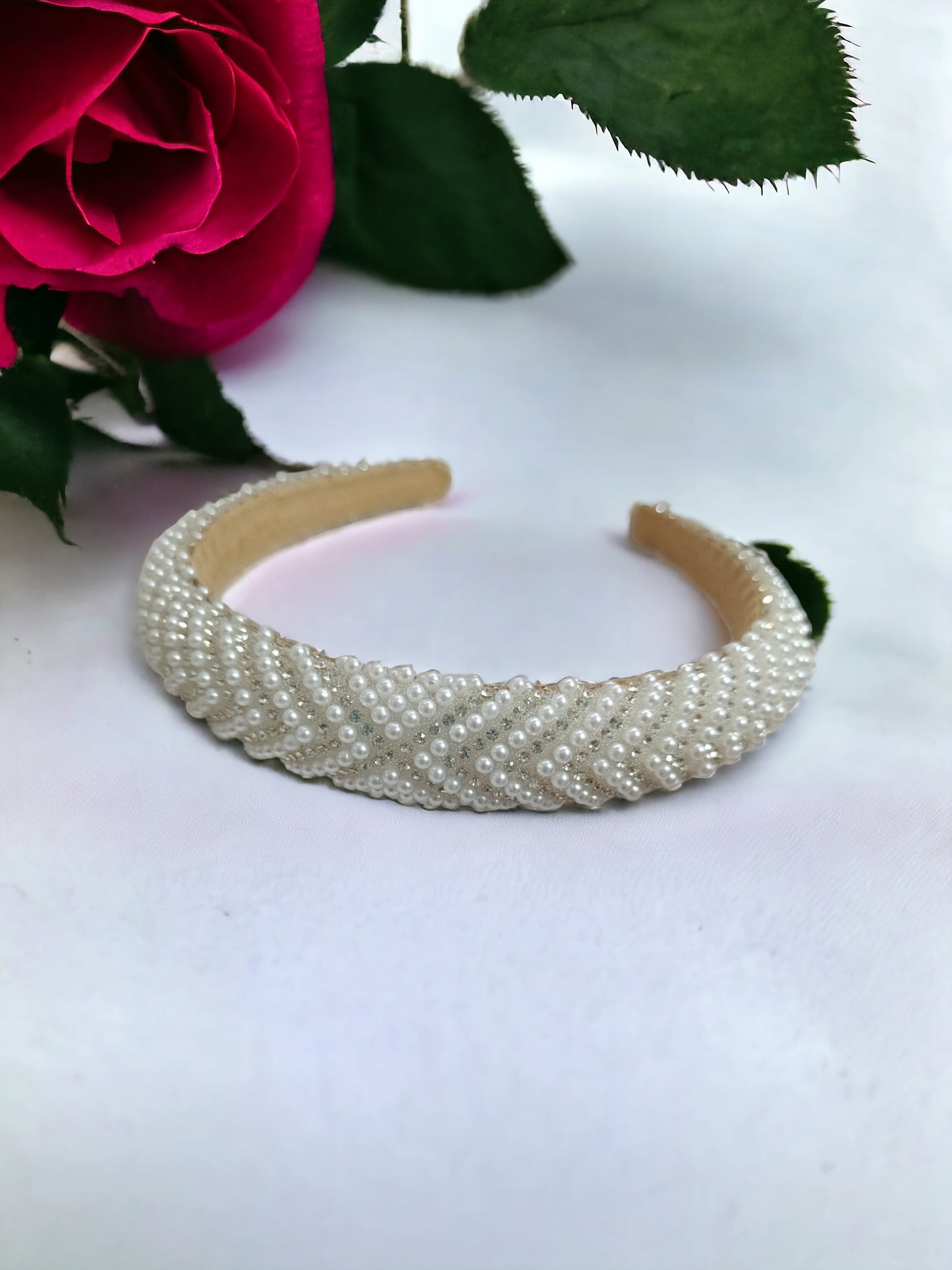 Diadema con perlas
