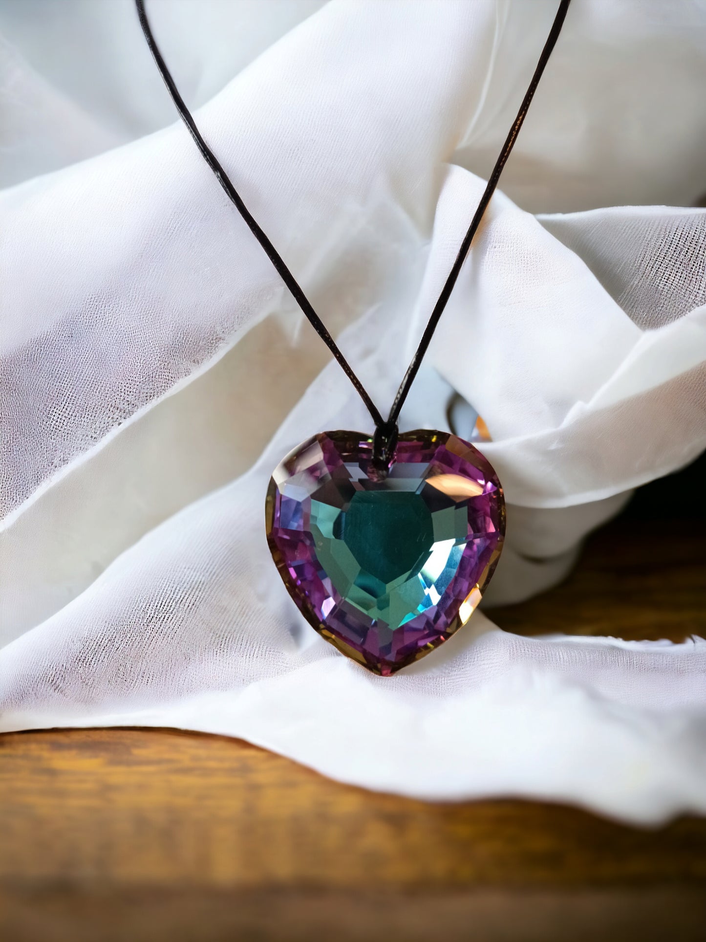 Collar corazón de cristal turquesa con morado