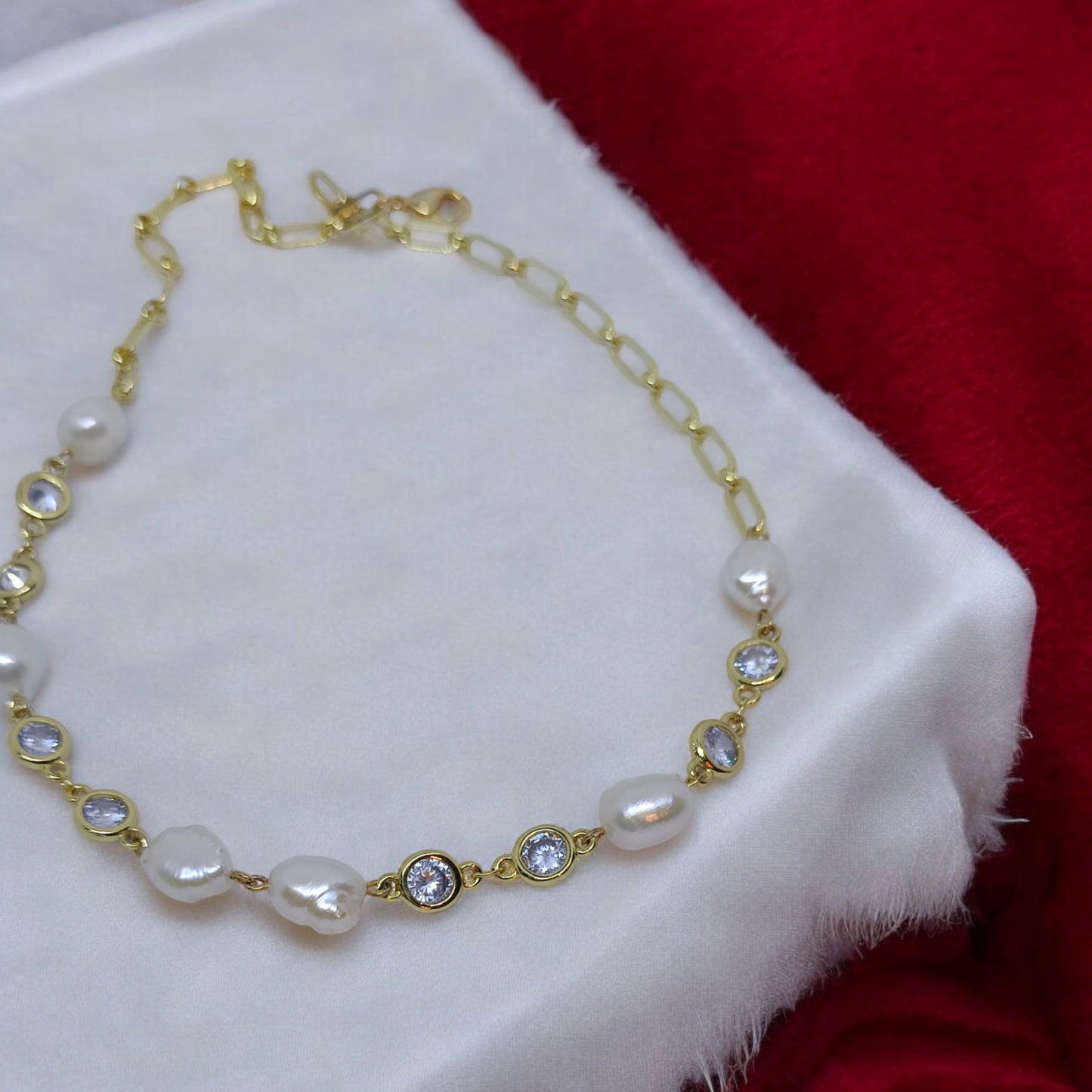 Chocker con perlas y zirconias